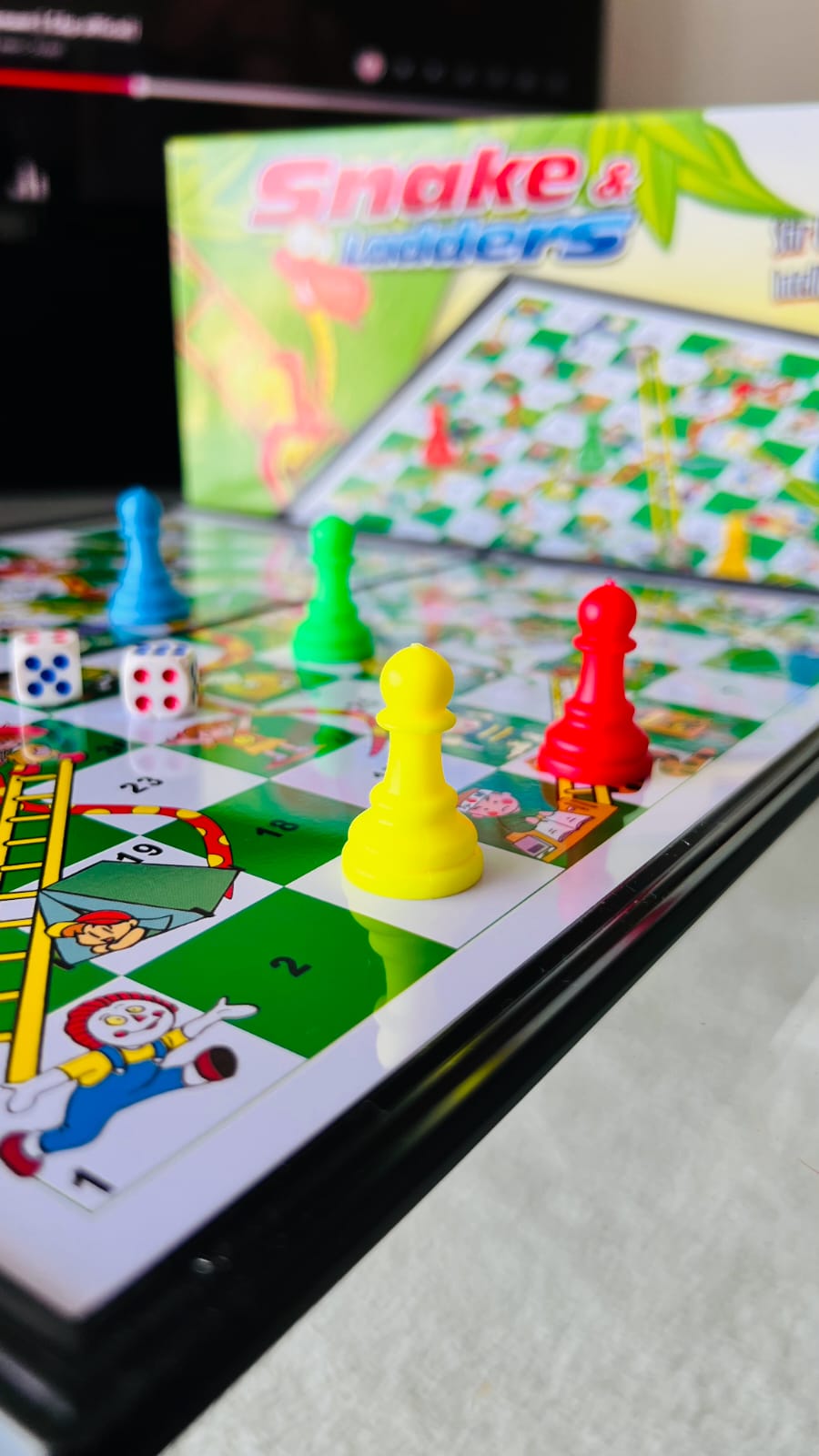 Snakes and Ladders: Magnetic Edition - Image 2