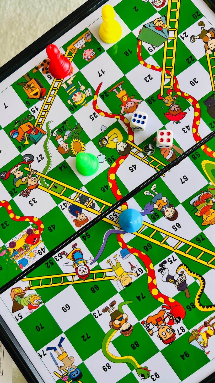 Snakes and Ladders: Magnetic Edition - Image 3